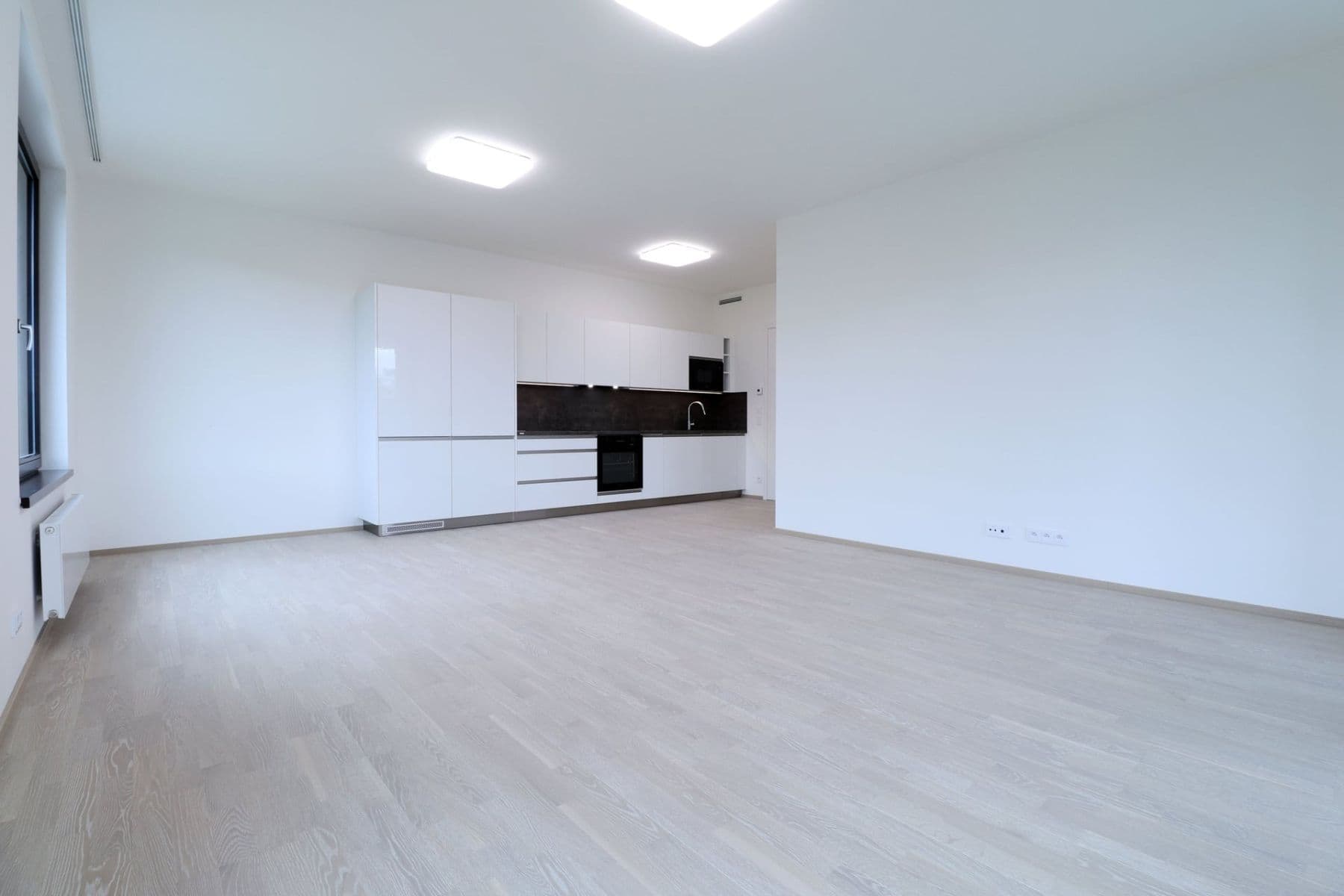 Prenájom bytu 3-izbový 87 m², K Červenému vrchu, Praha, Praha Prenájom bytu 3-izbový 87 m², K Červenému vrchu, Praha, Praha