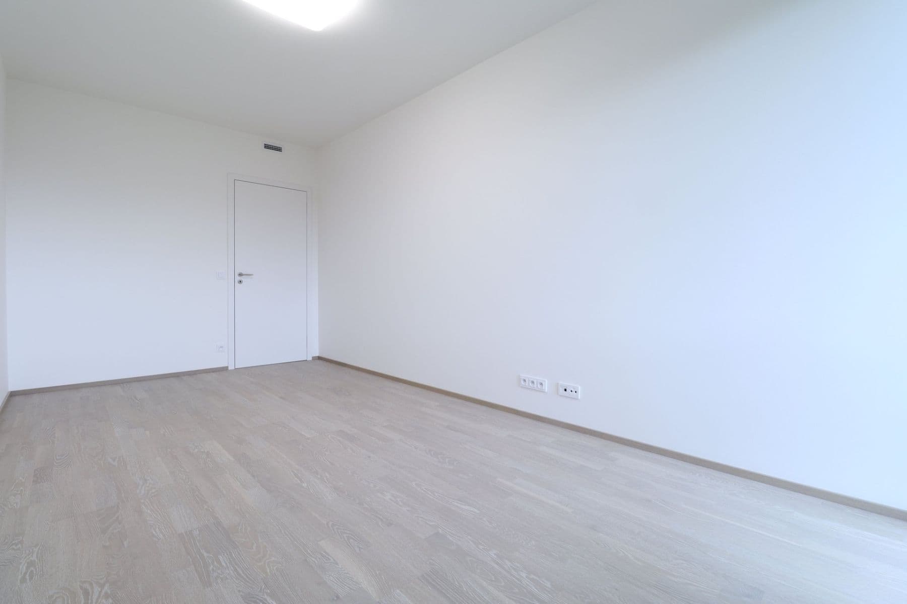 Prenájom bytu 3-izbový 87 m², K Červenému vrchu, Praha, Praha Prenájom bytu 3-izbový 87 m², K Červenému vrchu, Praha, Praha