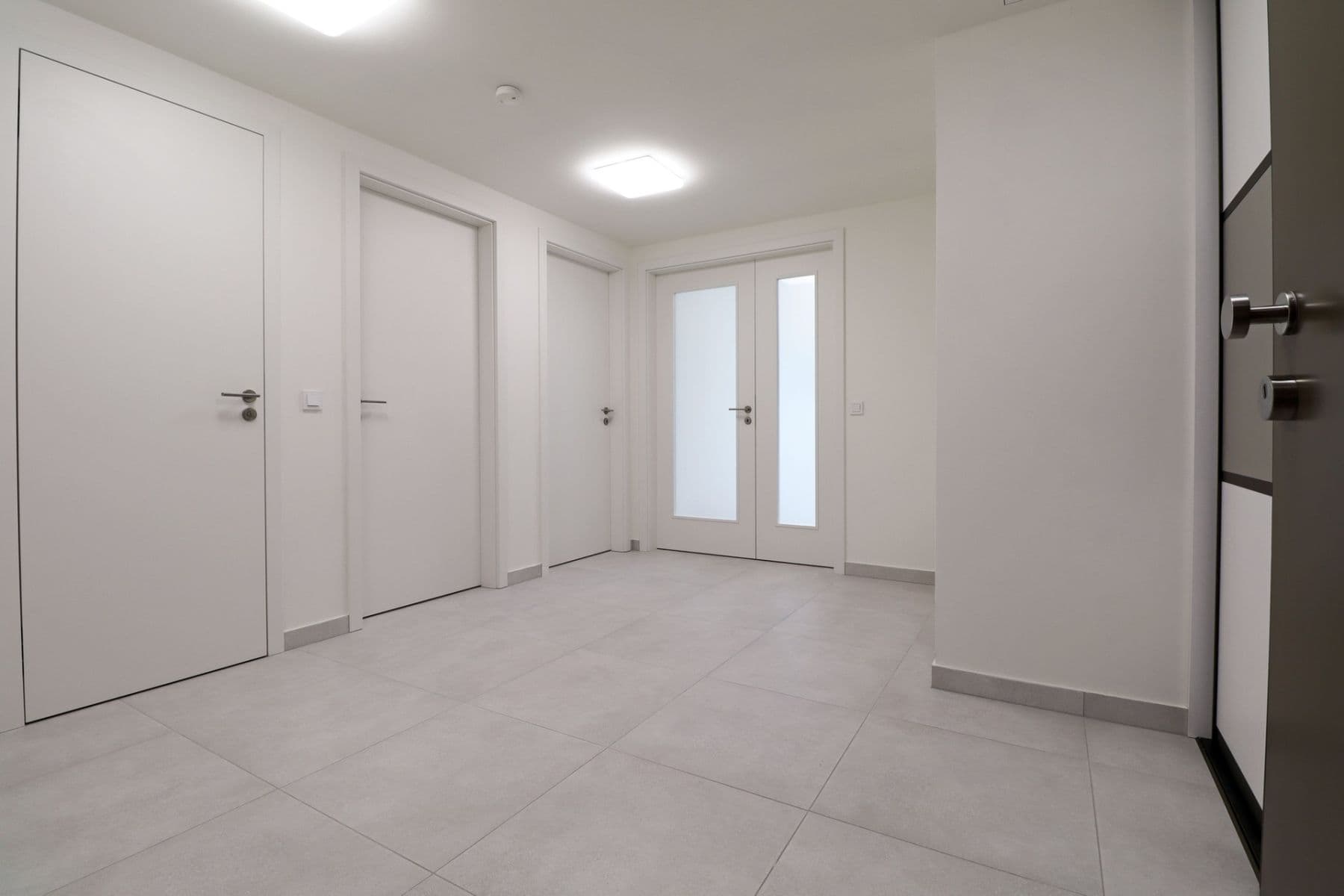 Prenájom bytu 3-izbový 87 m², K Červenému vrchu, Praha, Praha Prenájom bytu 3-izbový 87 m², K Červenému vrchu, Praha, Praha