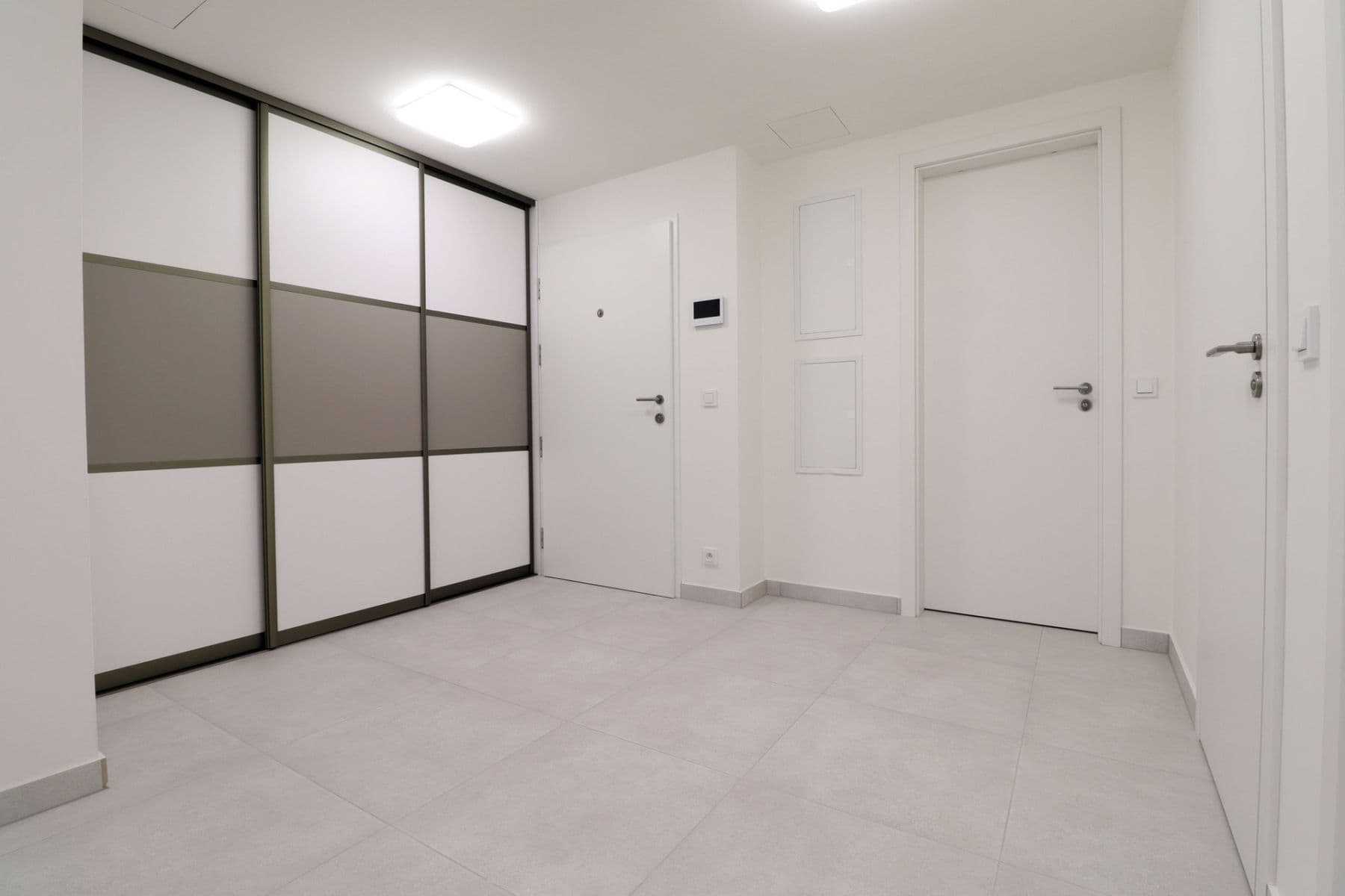 Prenájom bytu 3-izbový 87 m², K Červenému vrchu, Praha, Praha Prenájom bytu 3-izbový 87 m², K Červenému vrchu, Praha, Praha