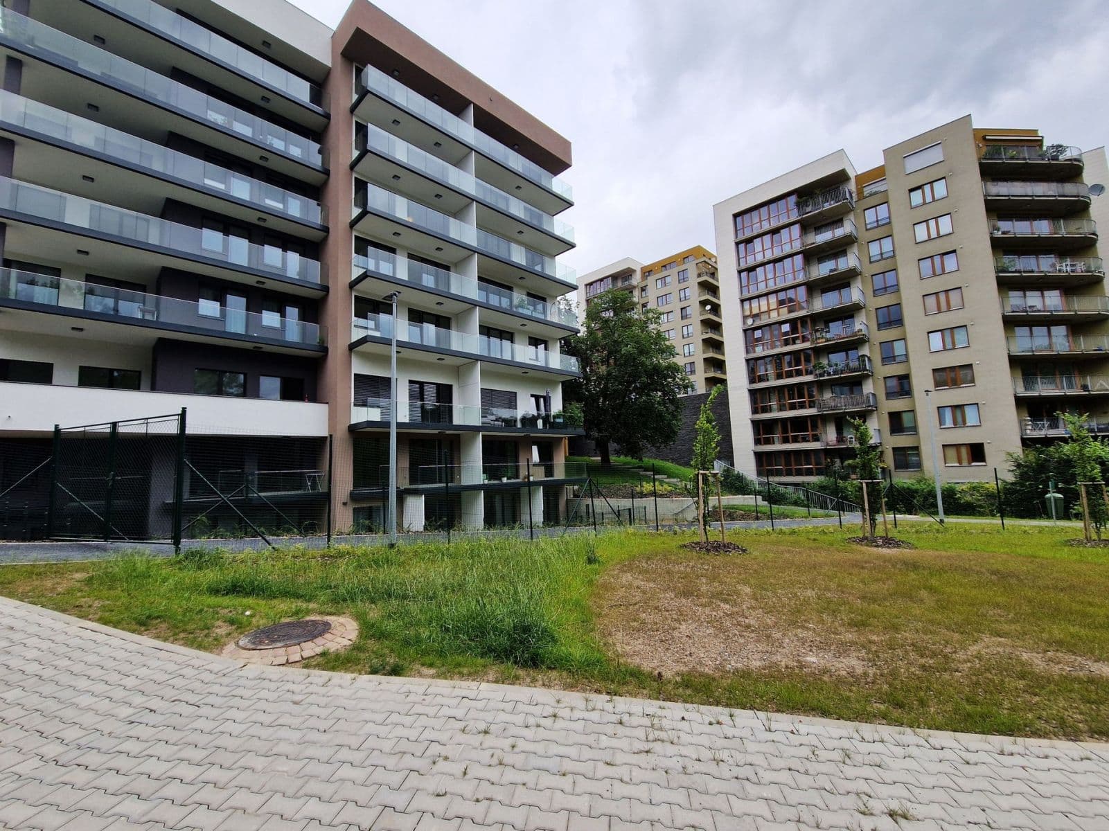 Prenájom bytu 3-izbový 87 m², K Červenému vrchu, Praha, Praha Prenájom bytu 3-izbový 87 m², K Červenému vrchu, Praha, Praha