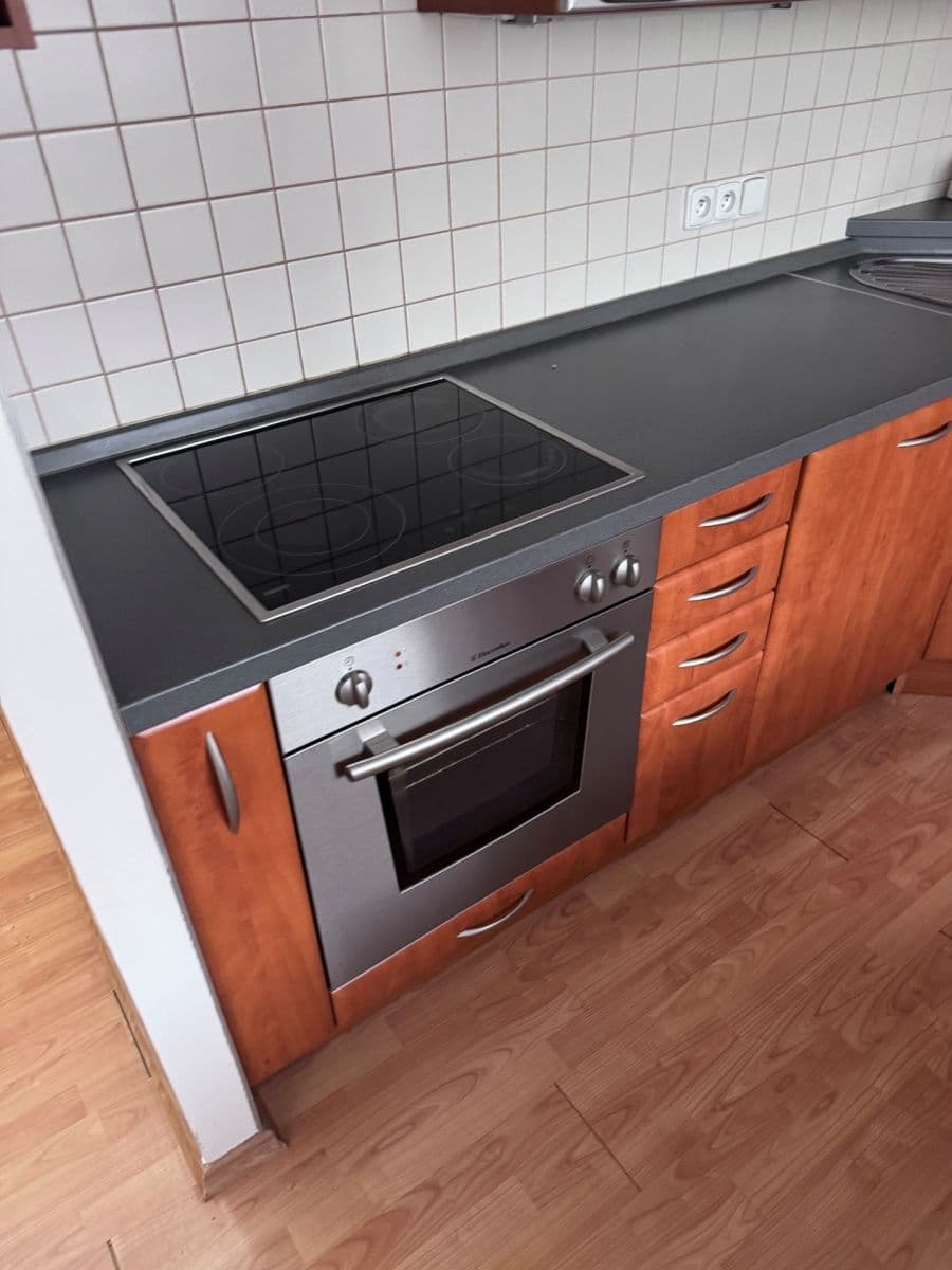 Prenájom bytu 2-izbový 67 m², Mirotická, Praha, Praha Prenájom bytu 2-izbový 67 m², Mirotická, Praha, Praha