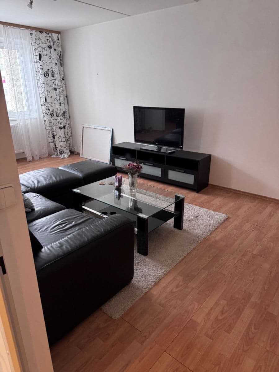 Prenájom bytu 2-izbový 67 m², Mirotická, Praha, Praha Prenájom bytu 2-izbový 67 m², Mirotická, Praha, Praha