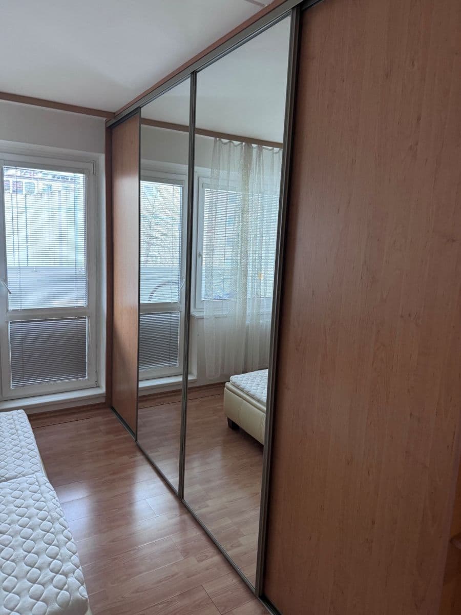 Prenájom bytu 2-izbový 67 m², Mirotická, Praha, Praha Prenájom bytu 2-izbový 67 m², Mirotická, Praha, Praha