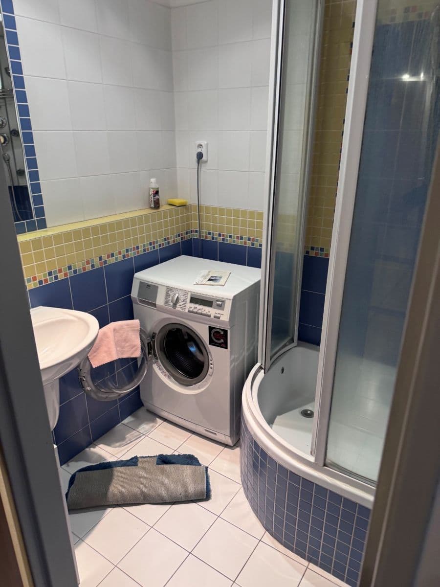 Prenájom bytu 2-izbový 67 m², Mirotická, Praha, Praha Prenájom bytu 2-izbový 67 m², Mirotická, Praha, Praha