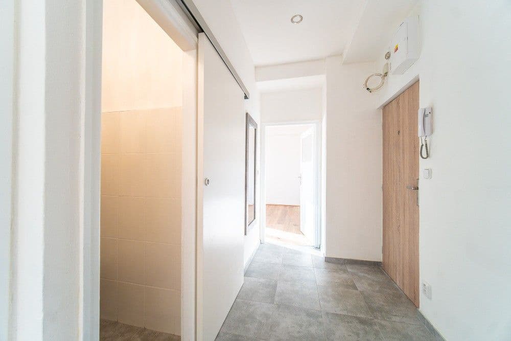 Prenájom bytu 2-izbový 53 m², Vladivostocká, Praha, Praha Prenájom bytu 2-izbový 53 m², Vladivostocká, Praha, Praha