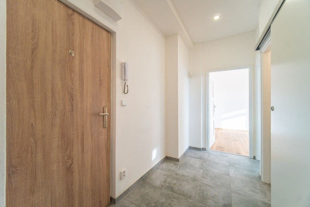 Prenájom bytu 2-izbový 53 m², Vladivostocká, Praha, Praha Prenájom bytu 2-izbový 53 m², Vladivostocká, Praha, Praha