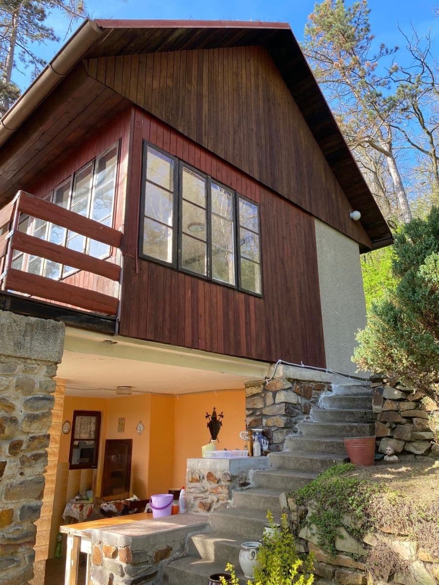 Predaj rekreačného objektu 48 m², pozemek 1.156 m², V Podskalí, Zadní Třebaň, Středočeský kraj Predaj rekreačného objektu 48 m², pozemek 1.156 m², V Podskalí, Zadní Třebaň, Středočeský kraj