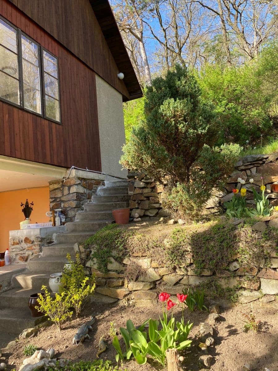 Predaj rekreačného objektu 48 m², pozemek 1.156 m², V Podskalí, Zadní Třebaň, Středočeský kraj Predaj rekreačného objektu 48 m², pozemek 1.156 m², V Podskalí, Zadní Třebaň, Středočeský kraj