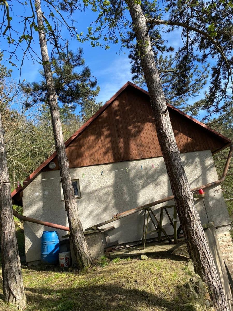 Predaj rekreačného objektu 48 m², pozemek 1.156 m², V Podskalí, Zadní Třebaň, Středočeský kraj Predaj rekreačného objektu 48 m², pozemek 1.156 m², V Podskalí, Zadní Třebaň, Středočeský kraj
