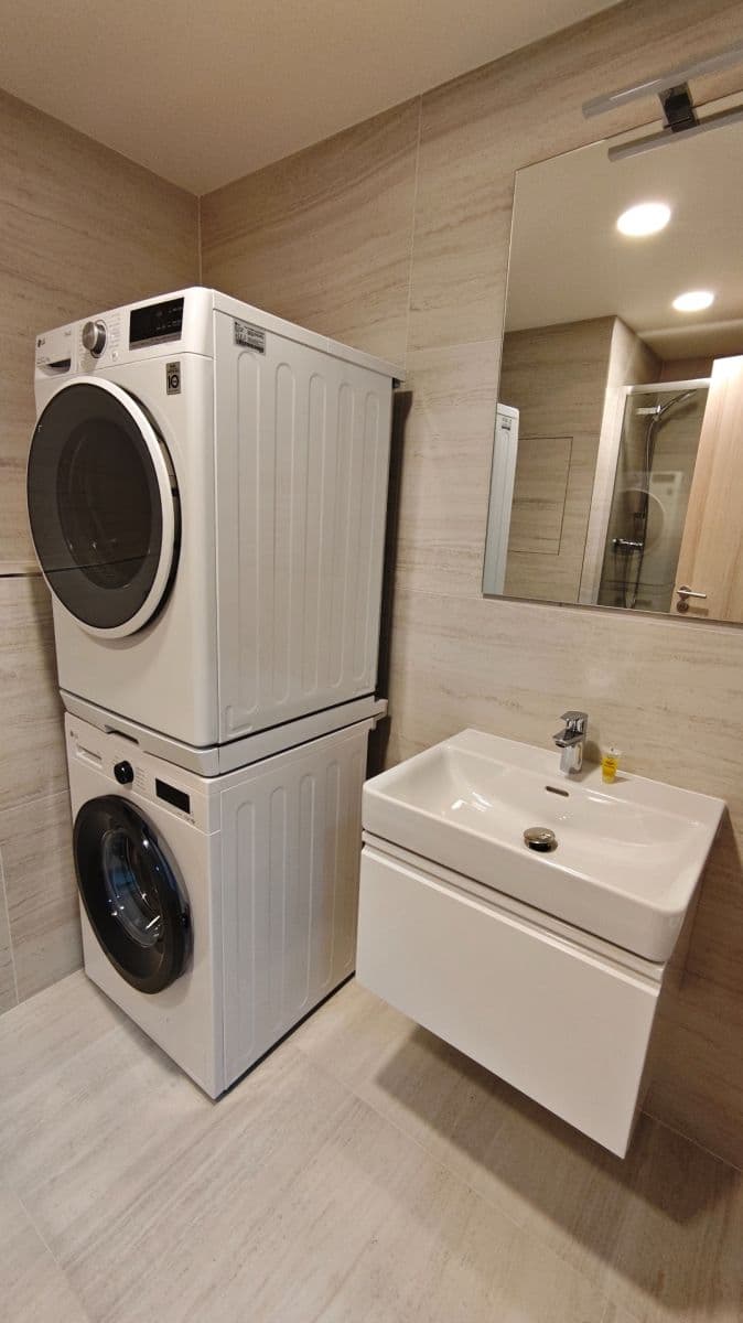 Prenájom bytu 1-izbový 35 m², Bukačova, Praha, Praha Prenájom bytu 1-izbový 35 m², Bukačova, Praha, Praha