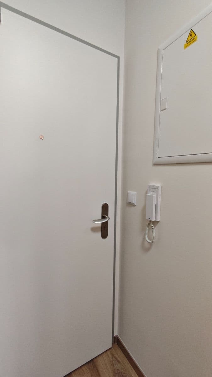 Prenájom bytu 1-izbový 35 m², Poděbradská, Praha, Praha Prenájom bytu 1-izbový 35 m², Poděbradská, Praha, Praha