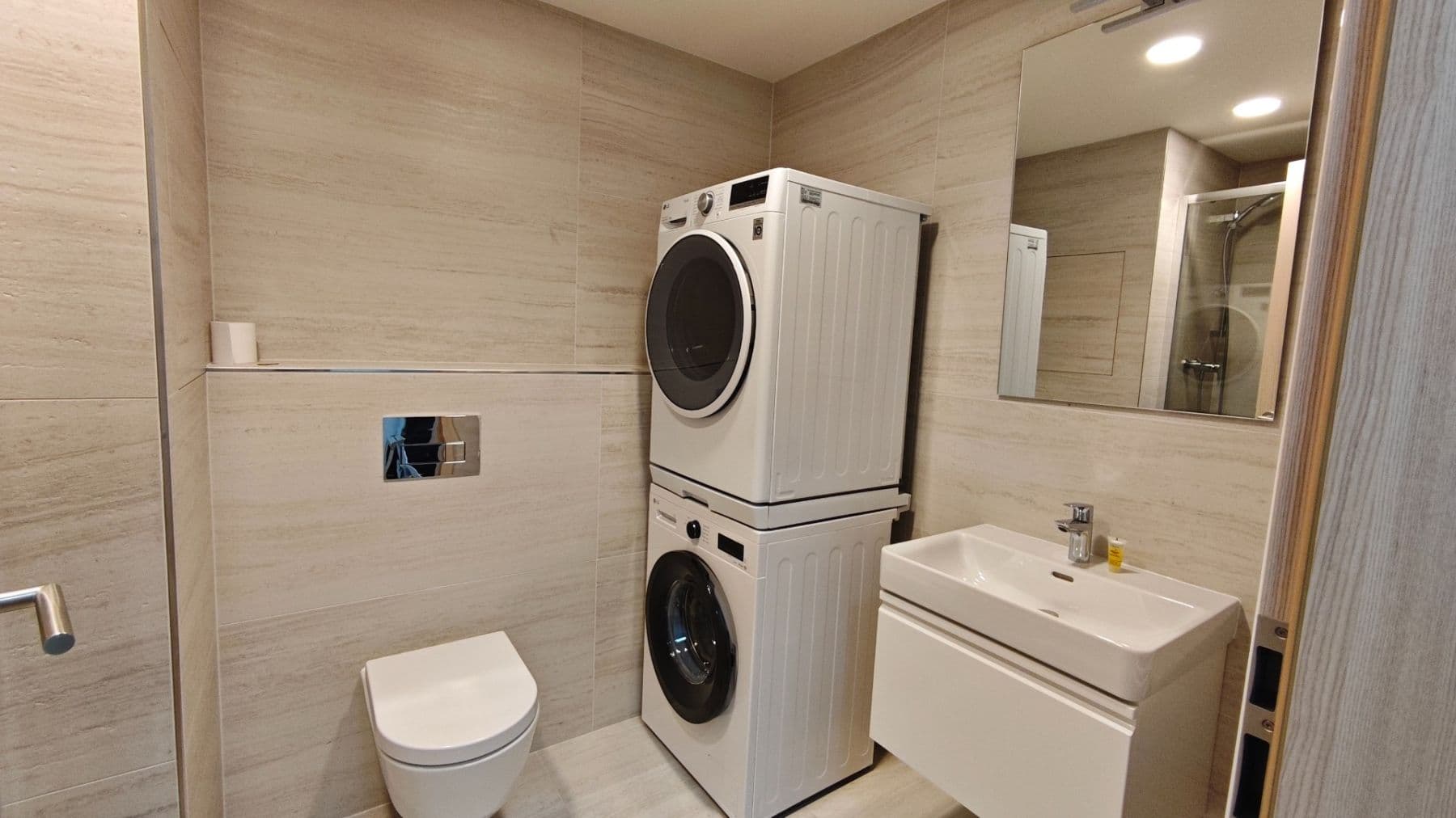 Prenájom bytu 1-izbový 35 m², Poděbradská, Praha, Praha Prenájom bytu 1-izbový 35 m², Poděbradská, Praha, Praha