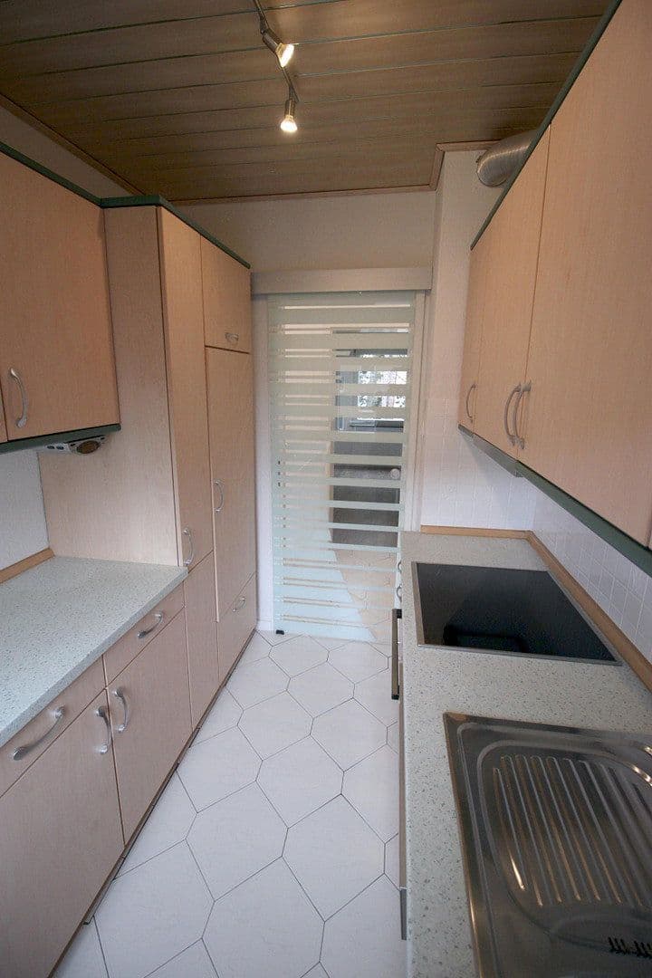 Prenájom bytu 3-izbový 65 m², Adolf-Friedrich-Straße 29, Troisdorf, Severné Porýnie - Westfálsko Prenájom bytu 3-izbový 65 m², Adolf-Friedrich-Straße 29, Troisdorf, Severné Porýnie - Westfálsko