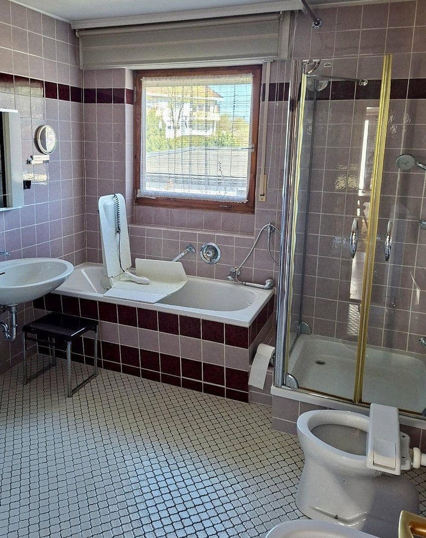 Predaj domu 220 m², pozemek 875 m², Pforzheim, Bádensko-Wurttembersko Predaj domu 220 m², pozemek 875 m², Pforzheim, Bádensko-Wurttembersko