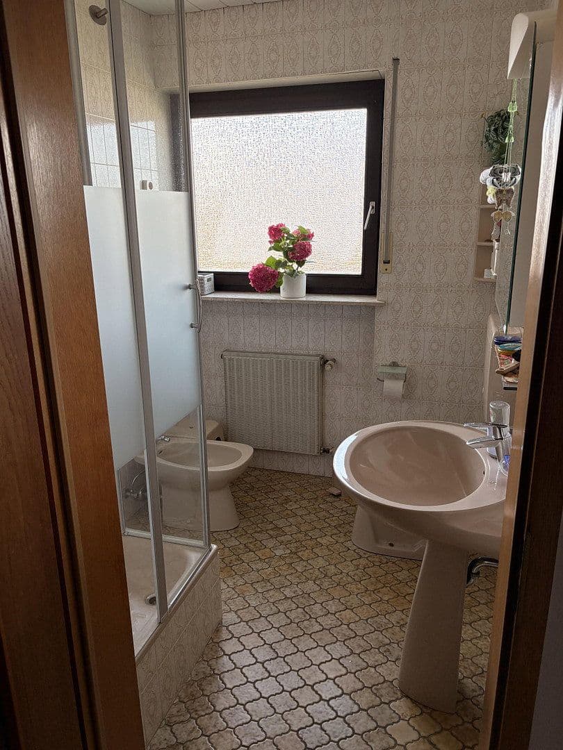 Predaj domu 165 m², pozemek 800 m², Friedrich-Ebert-Str. 40, Schiffweiler, Sársko Predaj domu 165 m², pozemek 800 m², Friedrich-Ebert-Str. 40, Schiffweiler, Sársko