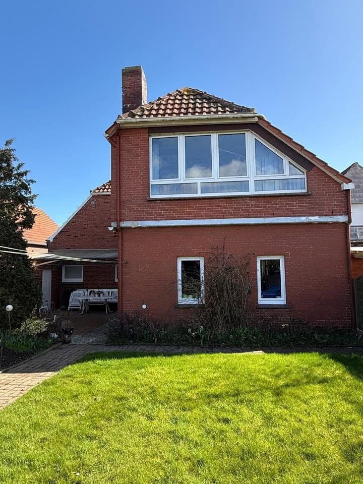 Predaj domu 130 m², pozemek 531 m², Emden, Dolné Sasko Predaj domu 130 m², pozemek 531 m², Emden, Dolné Sasko