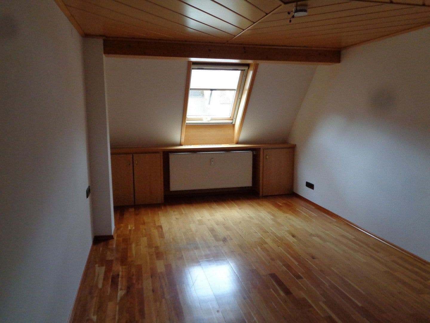 Prenájom bytu 3-izbový 93 m², Sulz am Neckar, Bádensko-Wurttembersko Prenájom bytu 3-izbový 93 m², Sulz am Neckar, Bádensko-Wurttembersko