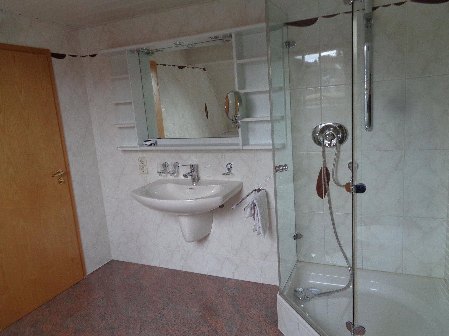 Prenájom bytu 3-izbový 93 m², Sulz am Neckar, Bádensko-Wurttembersko Prenájom bytu 3-izbový 93 m², Sulz am Neckar, Bádensko-Wurttembersko