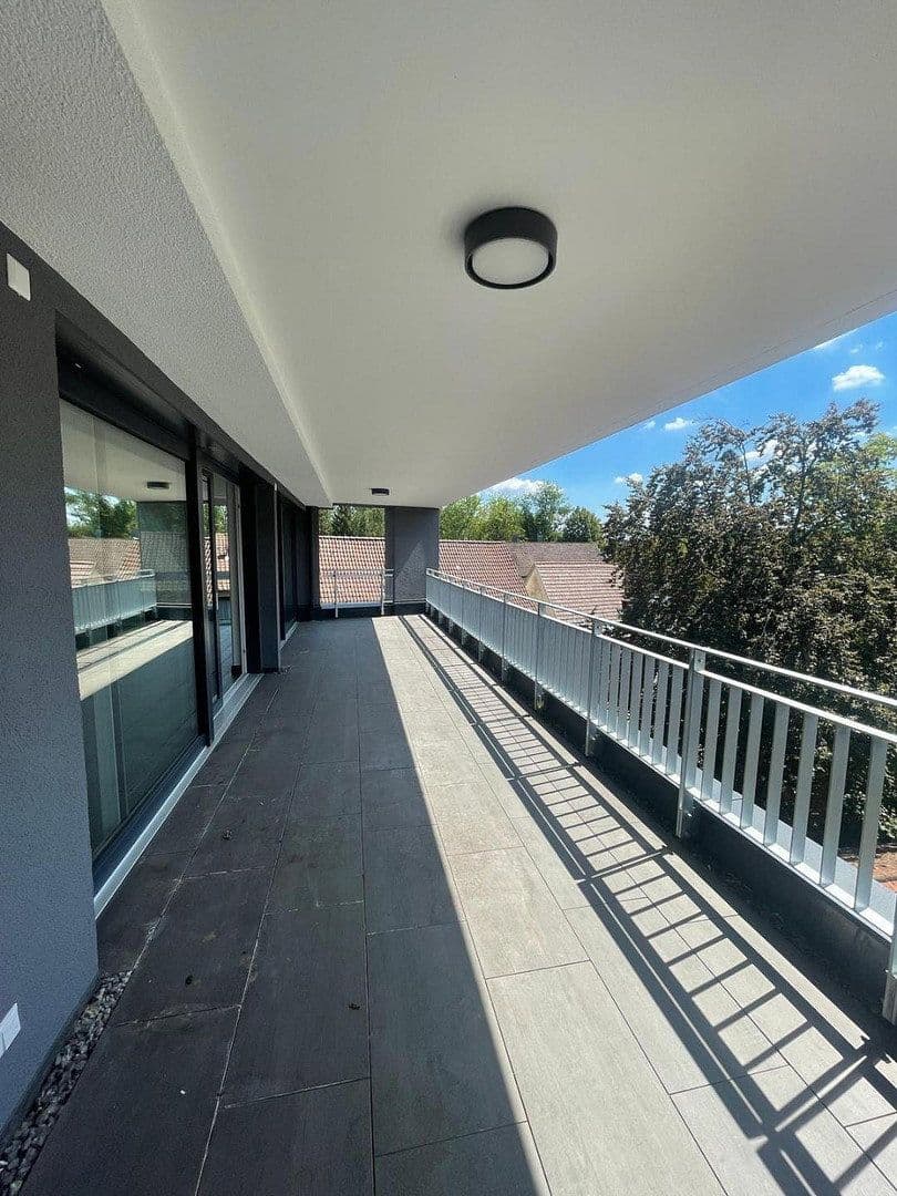 Prenájom bytu 4-izbový 122 m², Sindelfingen, Bádensko-Wurttembersko Prenájom bytu 4-izbový 122 m², Sindelfingen, Bádensko-Wurttembersko