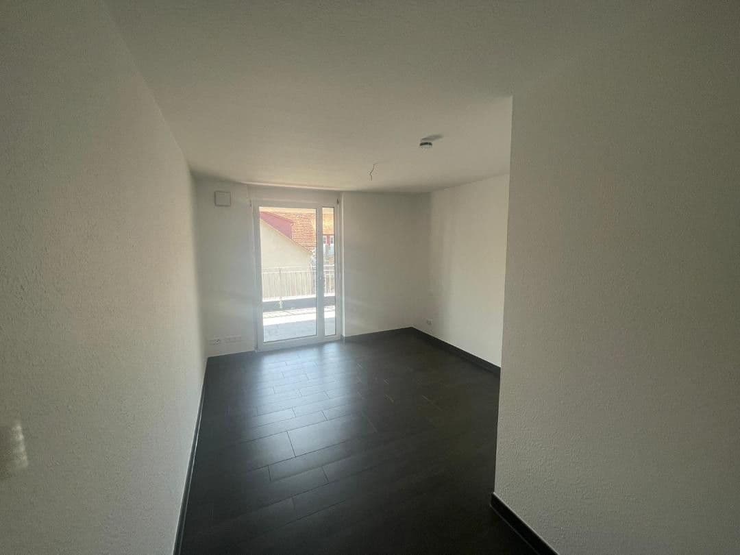 Prenájom bytu 4-izbový 122 m², Sindelfingen, Bádensko-Wurttembersko Prenájom bytu 4-izbový 122 m², Sindelfingen, Bádensko-Wurttembersko