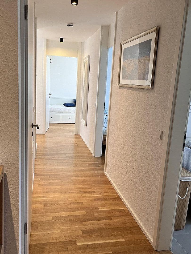 Prenájom bytu 4-izbový 102 m², Esslingen am Neckar, Bádensko-Wurttembersko Prenájom bytu 4-izbový 102 m², Esslingen am Neckar, Bádensko-Wurttembersko