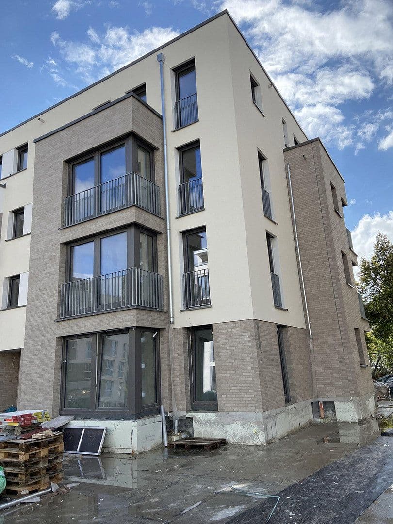 Prenájom bytu 4-izbový 102 m², Esslingen am Neckar, Bádensko-Wurttembersko Prenájom bytu 4-izbový 102 m², Esslingen am Neckar, Bádensko-Wurttembersko