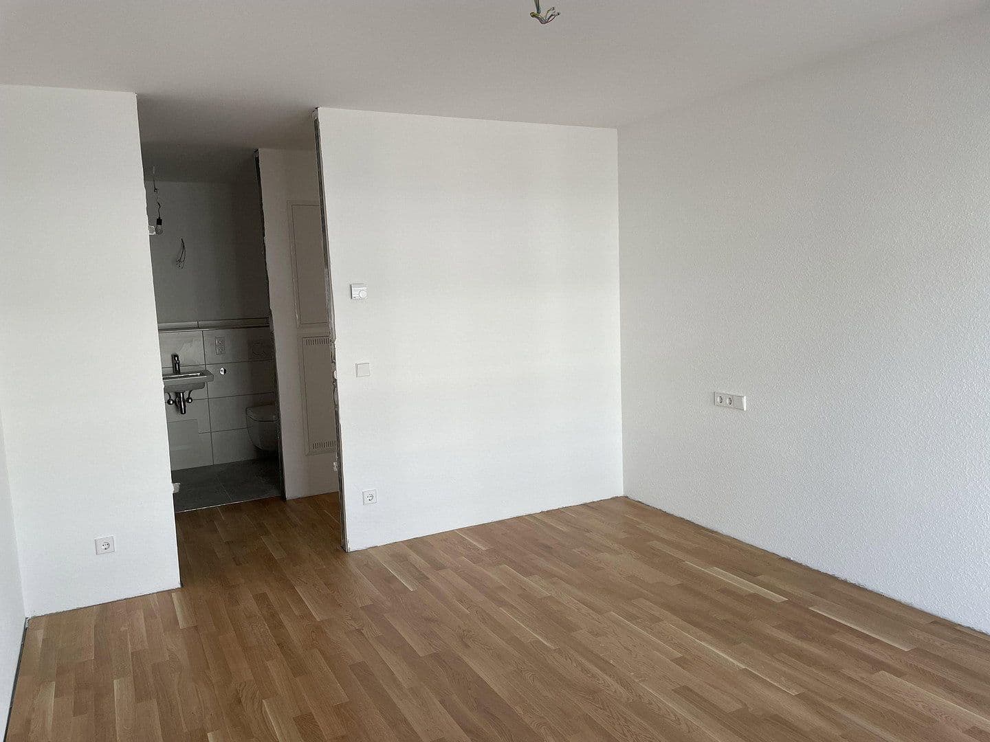 Prenájom bytu 4-izbový 102 m², Esslingen am Neckar, Bádensko-Wurttembersko Prenájom bytu 4-izbový 102 m², Esslingen am Neckar, Bádensko-Wurttembersko