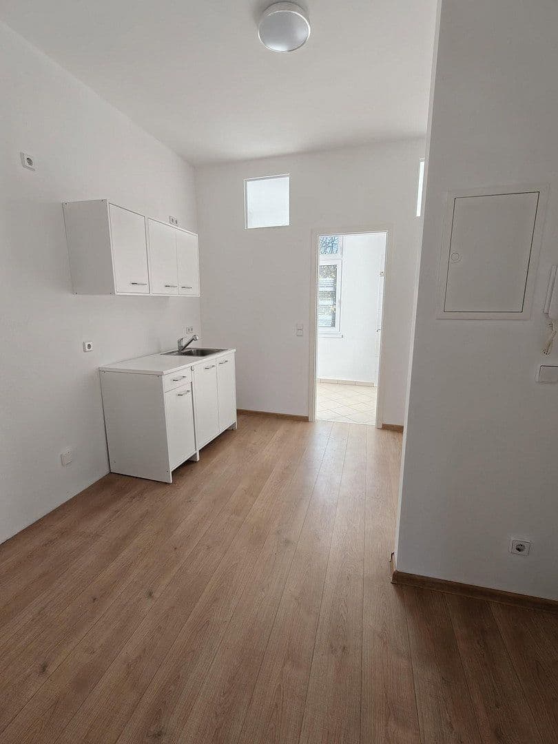 Prenájom bytu 1-izbový 40 m², Neuendorfstraße 14, Hennigsdorf, Brandenbursko Prenájom bytu 1-izbový 40 m², Neuendorfstraße 14, Hennigsdorf, Brandenbursko