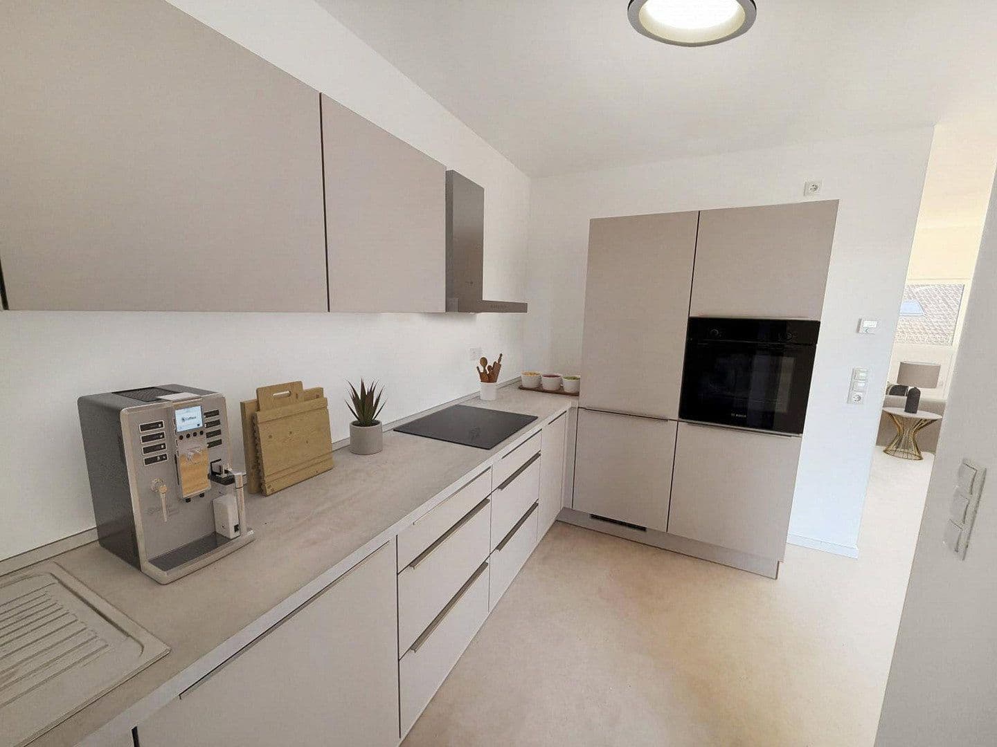 Prenájom bytu 4-izbový 144 m², Mannheim, Bádensko-Wurttembersko Prenájom bytu 4-izbový 144 m², Mannheim, Bádensko-Wurttembersko