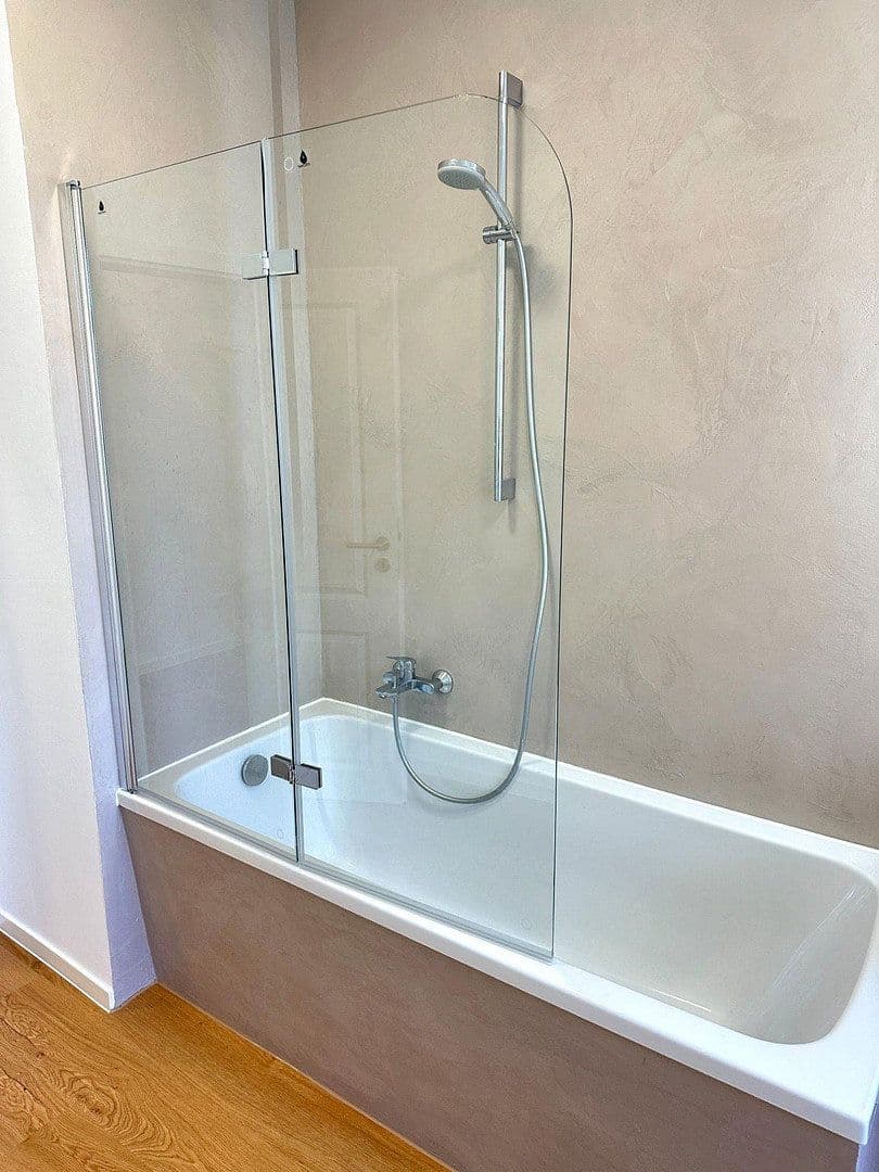 Prenájom bytu 3-izbový 90 m², Fritz-Matschke-Str. 12, Chemnitz, Sasko Prenájom bytu 3-izbový 90 m², Fritz-Matschke-Str. 12, Chemnitz, Sasko