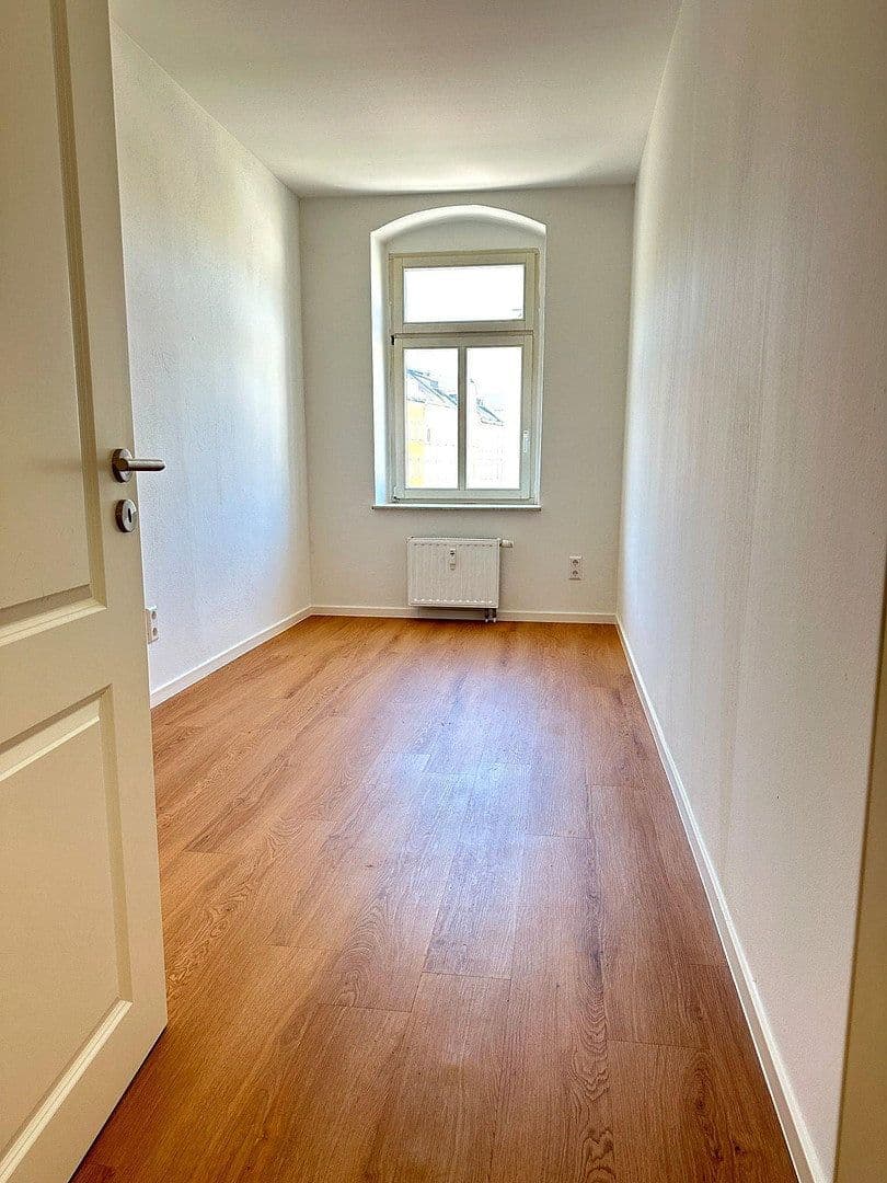 Prenájom bytu 3-izbový 90 m², Fritz-Matschke-Str. 12, Chemnitz, Sasko Prenájom bytu 3-izbový 90 m², Fritz-Matschke-Str. 12, Chemnitz, Sasko