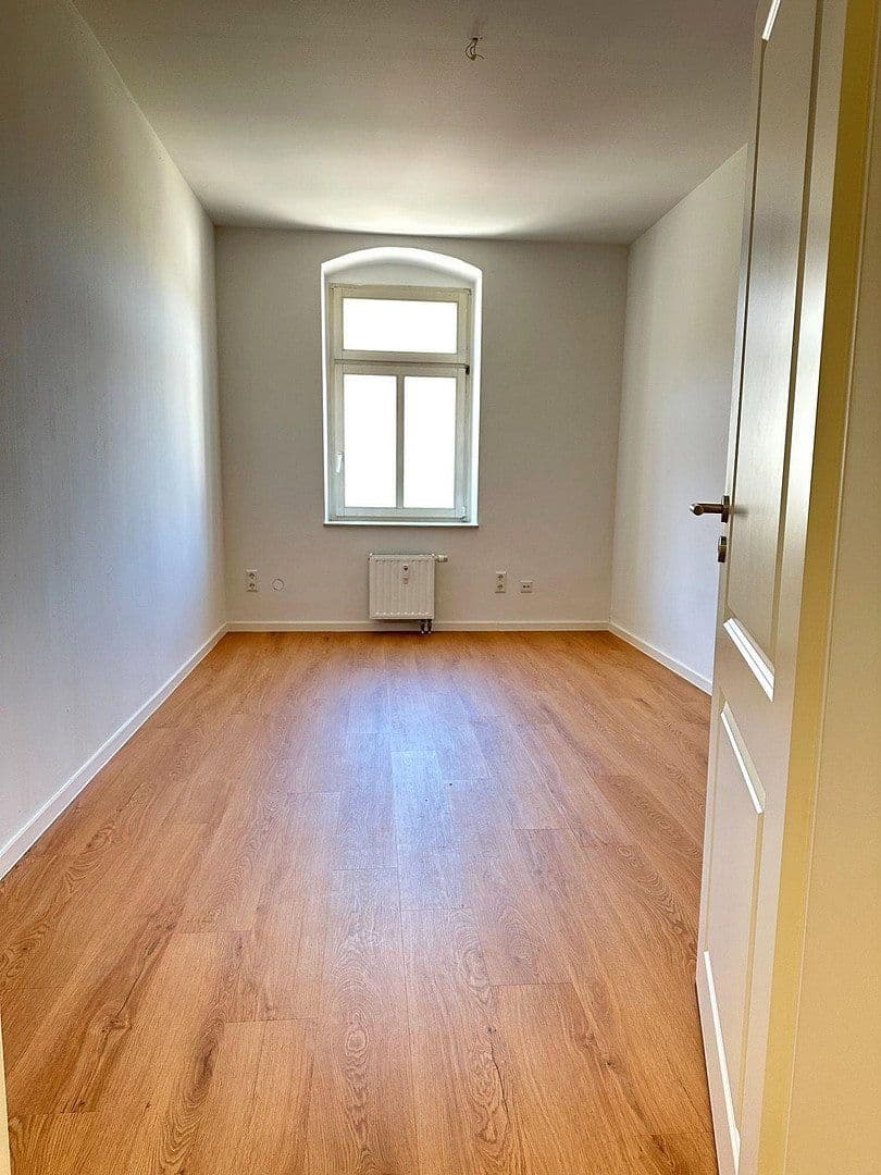 Prenájom bytu 3-izbový 90 m², Fritz-Matschke-Str. 12, Chemnitz, Sasko Prenájom bytu 3-izbový 90 m², Fritz-Matschke-Str. 12, Chemnitz, Sasko