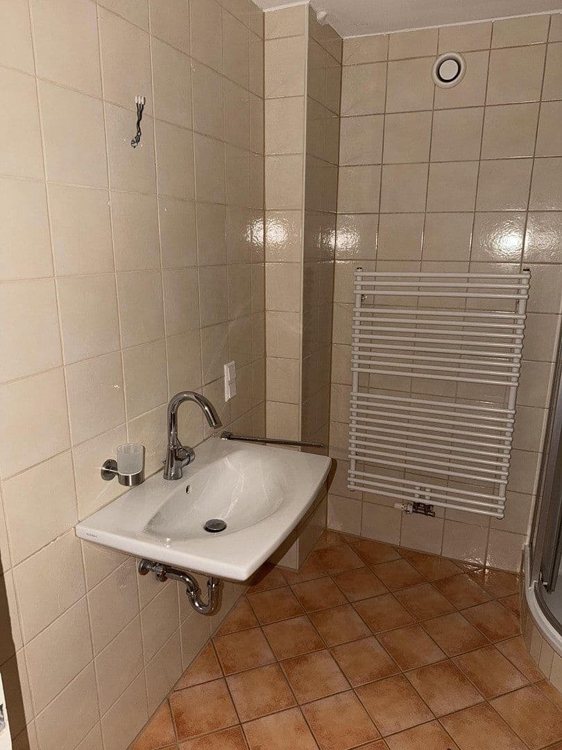 Prenájom bytu 3-izbový 80 m², Ettlingen, Bádensko-Wurttembersko Prenájom bytu 3-izbový 80 m², Ettlingen, Bádensko-Wurttembersko