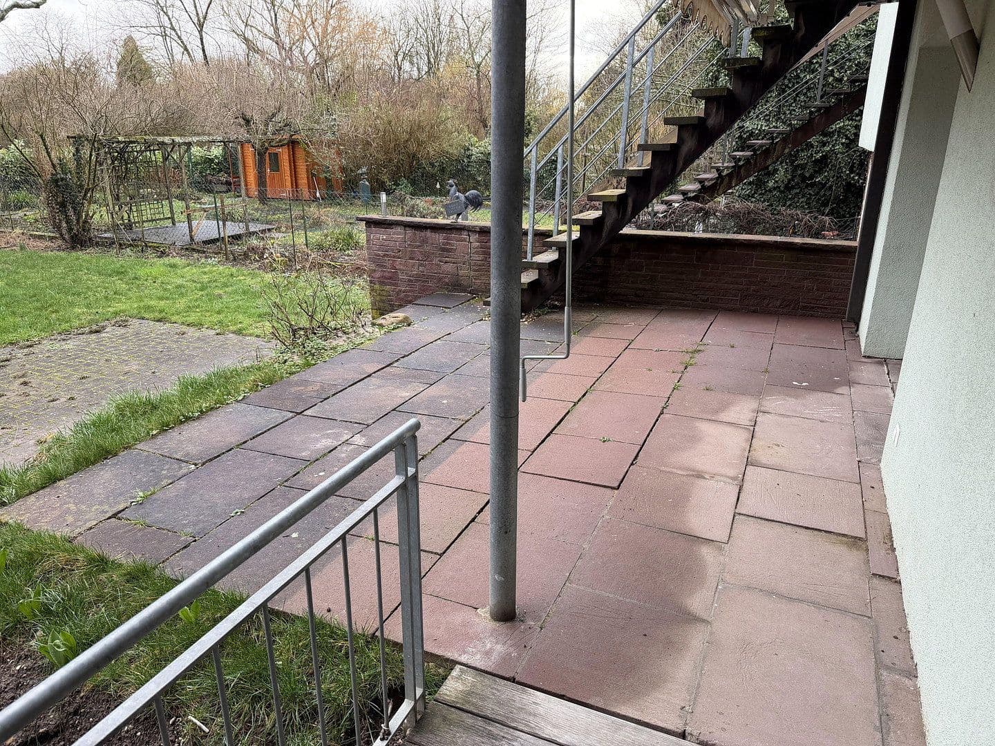 Prenájom bytu 3-izbový 80 m², Ettlingen, Bádensko-Wurttembersko Prenájom bytu 3-izbový 80 m², Ettlingen, Bádensko-Wurttembersko