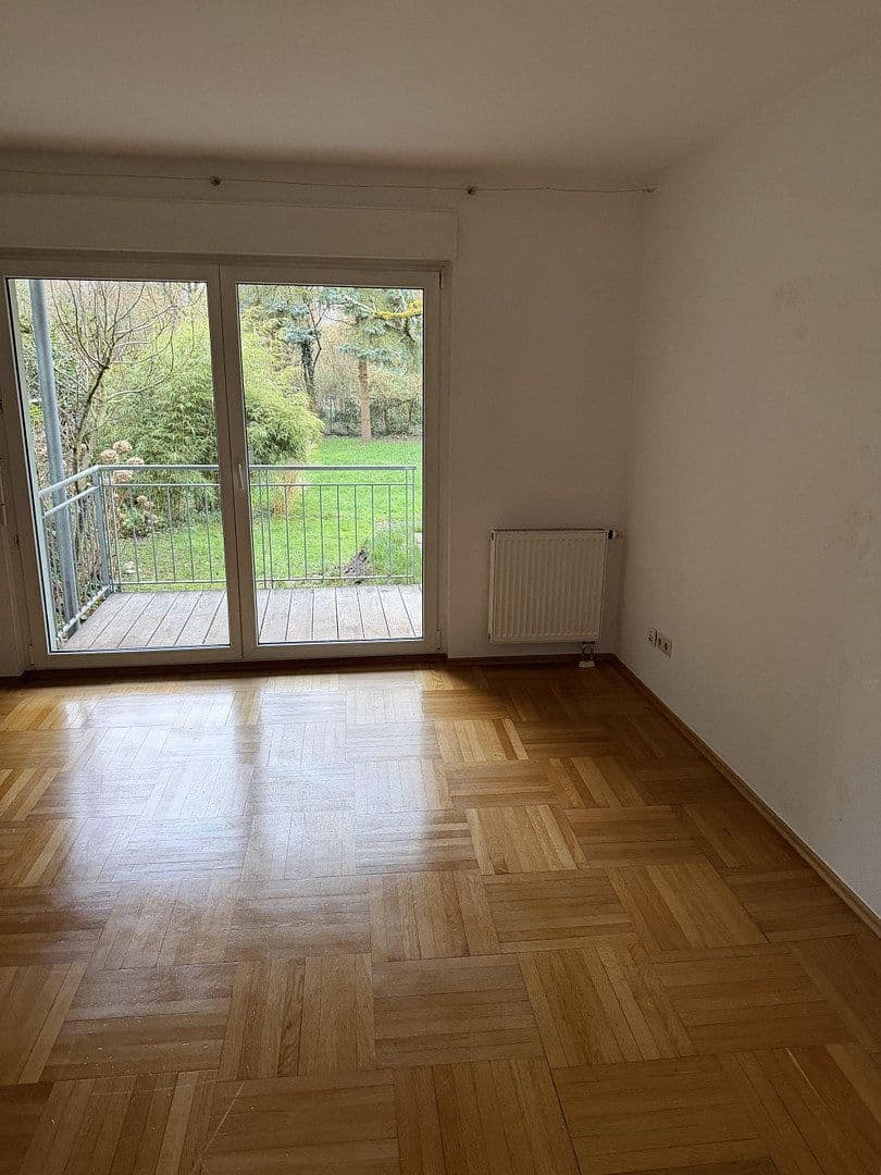 Prenájom bytu 3-izbový 80 m², Ettlingen, Bádensko-Wurttembersko Prenájom bytu 3-izbový 80 m², Ettlingen, Bádensko-Wurttembersko