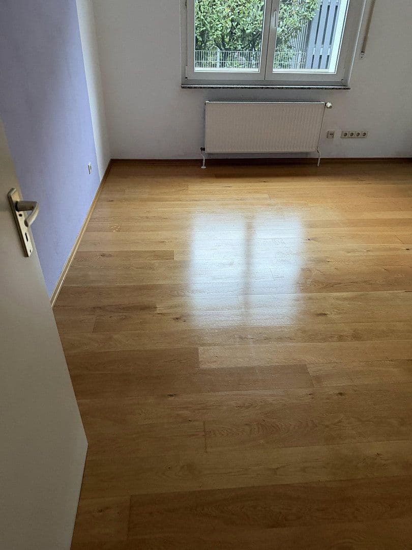 Prenájom bytu 3-izbový 80 m², Ettlingen, Bádensko-Wurttembersko Prenájom bytu 3-izbový 80 m², Ettlingen, Bádensko-Wurttembersko