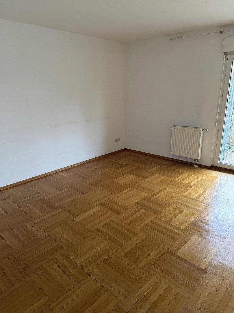 Prenájom bytu 3-izbový 80 m², Ettlingen, Bádensko-Wurttembersko Prenájom bytu 3-izbový 80 m², Ettlingen, Bádensko-Wurttembersko