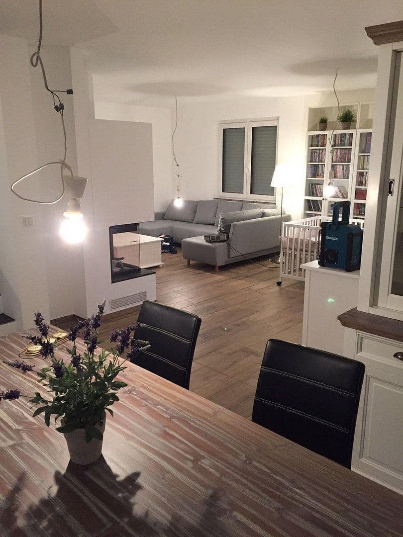 Predaj domu 176 m², pozemek 551 m², Neunkirchen am Brand, Bavorsko Predaj domu 176 m², pozemek 551 m², Neunkirchen am Brand, Bavorsko