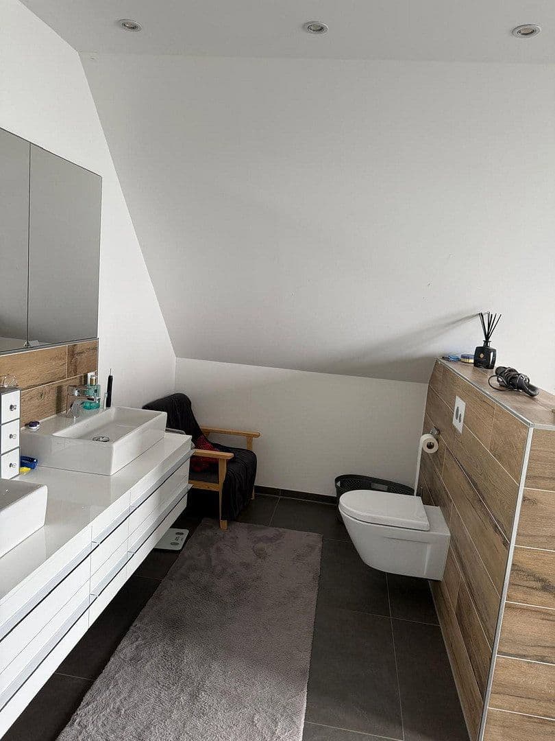 Predaj domu 176 m², pozemek 551 m², Neunkirchen am Brand, Bavorsko Predaj domu 176 m², pozemek 551 m², Neunkirchen am Brand, Bavorsko