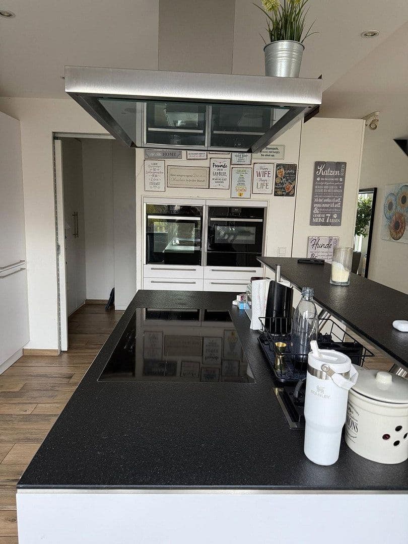 Predaj domu 176 m², pozemek 551 m², Neunkirchen am Brand, Bavorsko Predaj domu 176 m², pozemek 551 m², Neunkirchen am Brand, Bavorsko