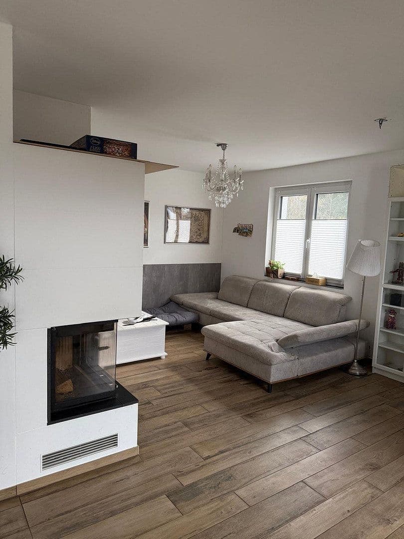 Predaj domu 176 m², pozemek 551 m², Neunkirchen am Brand, Bavorsko Predaj domu 176 m², pozemek 551 m², Neunkirchen am Brand, Bavorsko