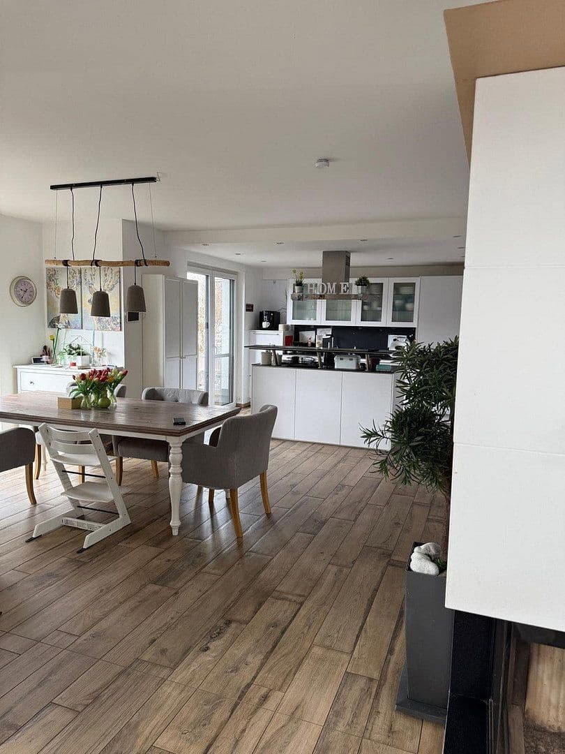 Predaj domu 176 m², pozemek 551 m², Neunkirchen am Brand, Bavorsko Predaj domu 176 m², pozemek 551 m², Neunkirchen am Brand, Bavorsko