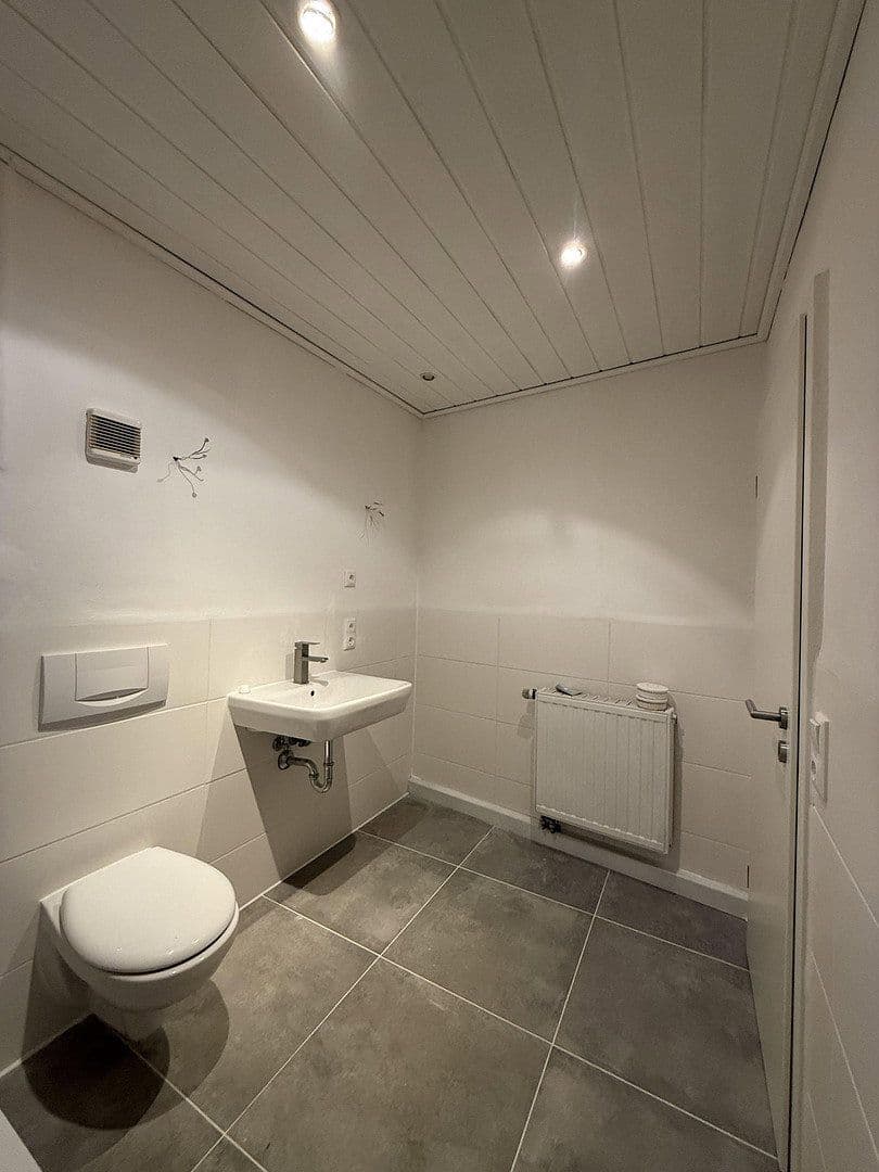 Prenájom bytu 2-izbový 68 m², August-Bebel-Straße 13, Kahla, Durínsko Prenájom bytu 2-izbový 68 m², August-Bebel-Straße 13, Kahla, Durínsko