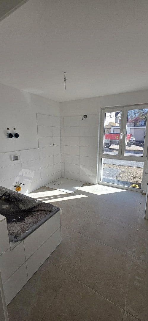 Prenájom bytu 3-izbový 79 m², Lotsenstr. 9, Solingen, Severné Porýnie - Westfálsko Prenájom bytu 3-izbový 79 m², Lotsenstr. 9, Solingen, Severné Porýnie - Westfálsko