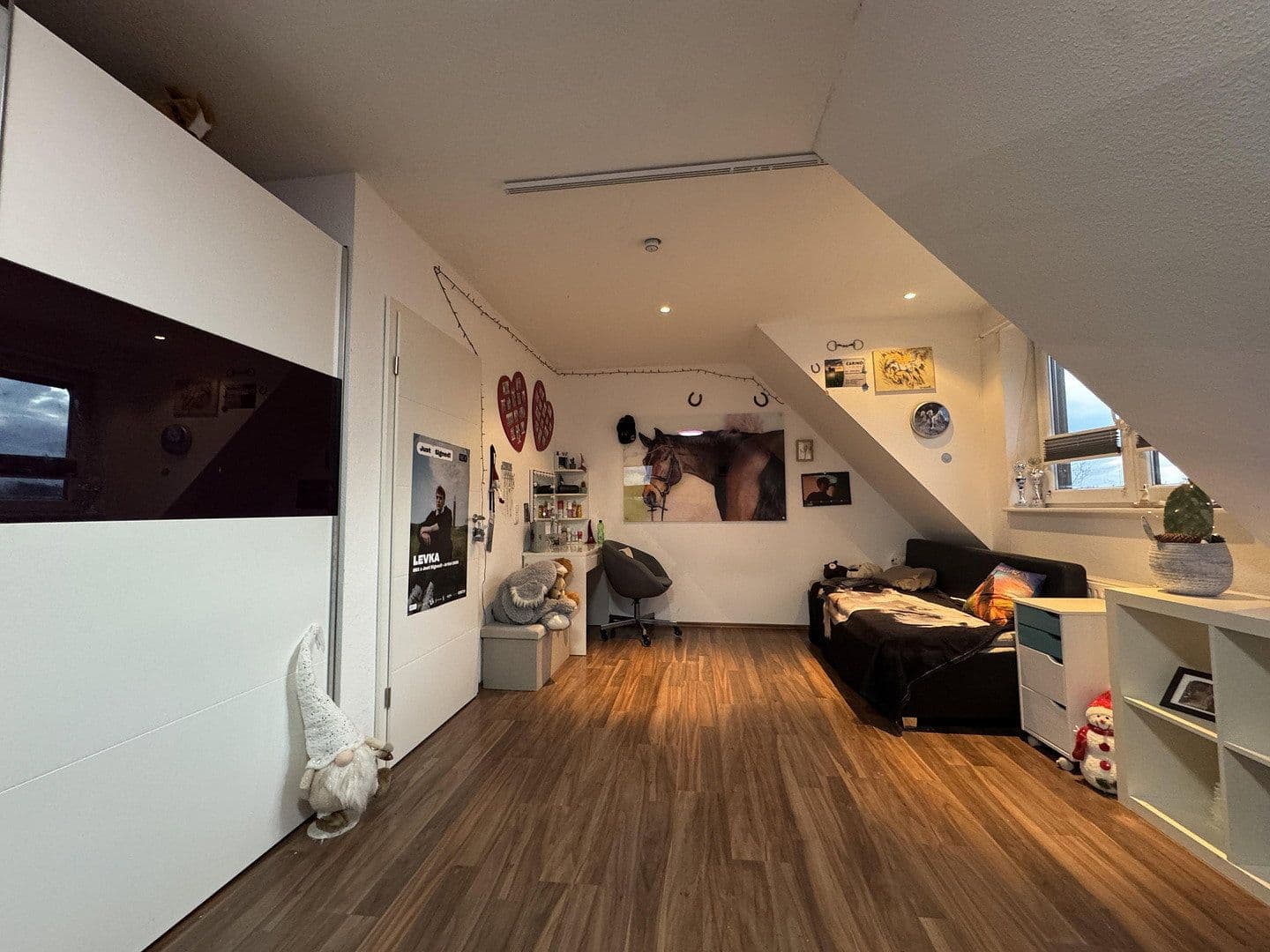 Predaj domu 198 m², pozemek 1.000 m², Hamburg, Hamburg Predaj domu 198 m², pozemek 1.000 m², Hamburg, Hamburg