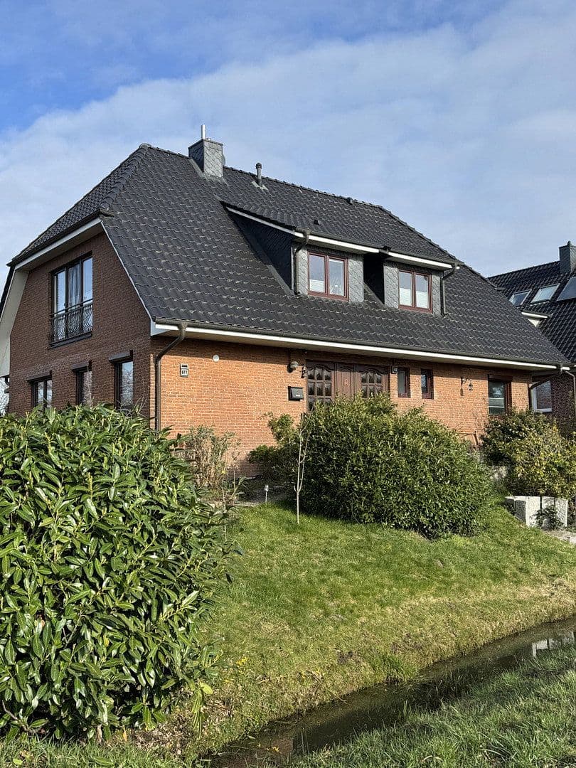 Predaj domu 198 m², pozemek 1.000 m², Hamburg, Hamburg Predaj domu 198 m², pozemek 1.000 m², Hamburg, Hamburg