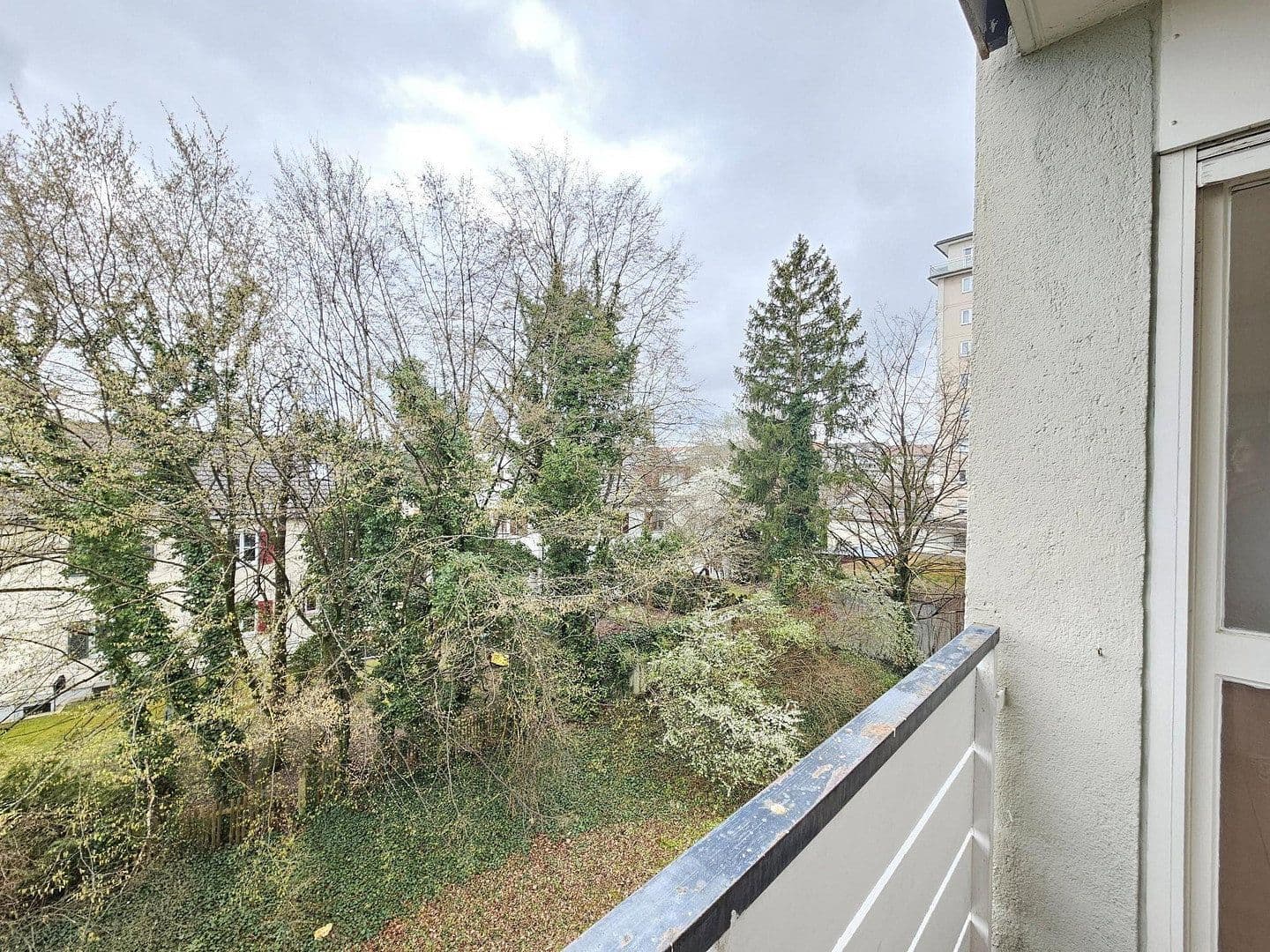 Prenájom bytu 4-izbový 109 m², Agnes-Bernauer-Str. 65, München, Bavorsko Prenájom bytu 4-izbový 109 m², Agnes-Bernauer-Str. 65, München, Bavorsko