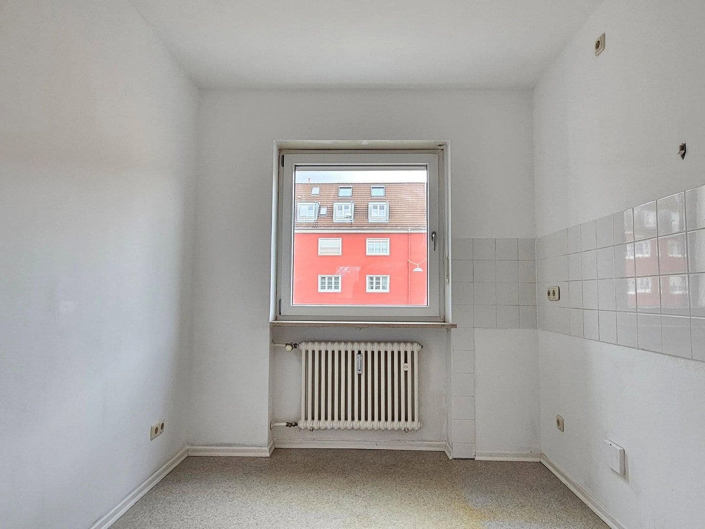 Prenájom bytu 4-izbový 109 m², Agnes-Bernauer-Str. 65, München, Bavorsko Prenájom bytu 4-izbový 109 m², Agnes-Bernauer-Str. 65, München, Bavorsko