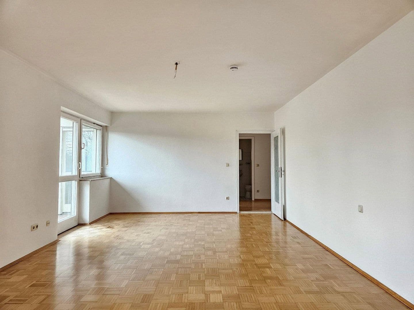 Prenájom bytu 4-izbový 109 m², Agnes-Bernauer-Str. 65, München, Bavorsko Prenájom bytu 4-izbový 109 m², Agnes-Bernauer-Str. 65, München, Bavorsko
